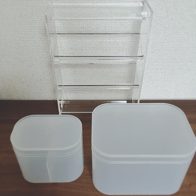 MUJI (無印良品)(ムジルシリョウヒン)の【値下】無印良品♡アクリルボトルスタンド&ポリプロピレン綿棒ケース&メイクBOX インテリア/住まい/日用品の収納家具(ケース/ボックス)の商品写真