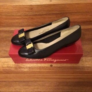 フェラガモ(Ferragamo)のヴィンテージフェラガモ♡リボンパンプス(ハイヒール/パンプス)