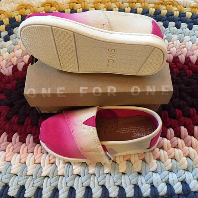 TOMS(トムズ)の【新品】TOMS KIDS shoes/US7-JP14cm キッズ/ベビー/マタニティのベビー靴/シューズ(~14cm)(スニーカー)の商品写真