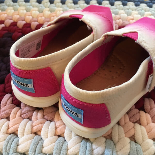 TOMS(トムズ)の【新品】TOMS KIDS shoes/US7-JP14cm キッズ/ベビー/マタニティのベビー靴/シューズ(~14cm)(スニーカー)の商品写真