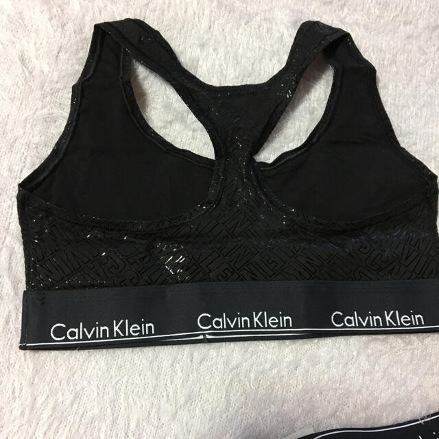 Calvin Klein(カルバンクライン)のカルバンクライン♡CK♡6/4まで♡ブラショーツヘアタイ3点セット♡正規品 レディースの下着/アンダーウェア(ブラ&ショーツセット)の商品写真