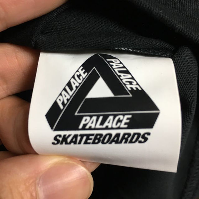 Supreme(シュプリーム)のPALACE Tシャツ M supreme nike メンズのトップス(その他)の商品写真