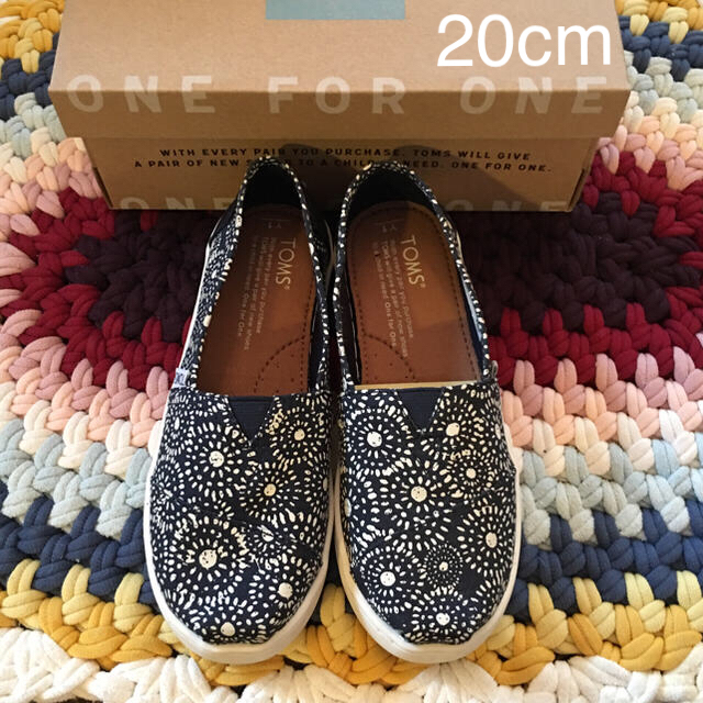 TOMS(トムズ)の【新品】TOMS KIDS shoes/US1-JP20cm キッズ/ベビー/マタニティのキッズ靴/シューズ(15cm~)(スニーカー)の商品写真