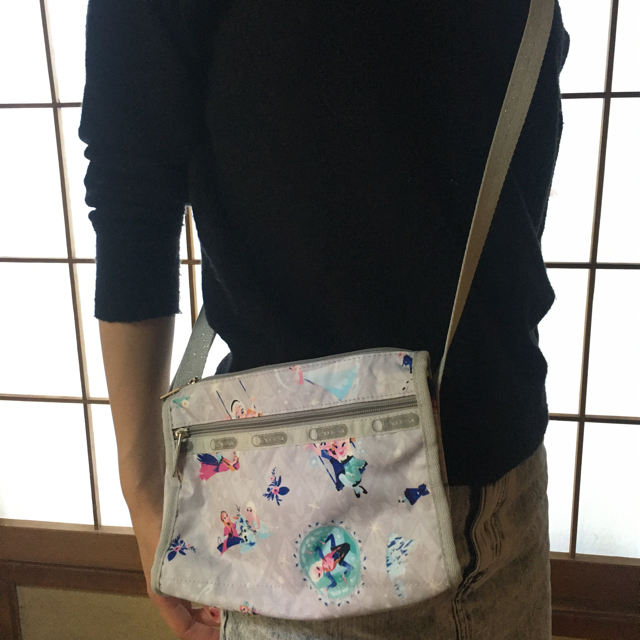 LeSportsac(レスポートサック)のレスポ×アナ雪ショルダーバッグ レディースのバッグ(ショルダーバッグ)の商品写真