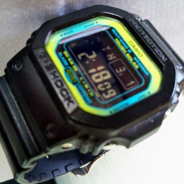 G-SHOCK(ジーショック)の CASIO G-SHOCK ソーラー電波時計　GW-M5610LY-1JF

 メンズの時計(腕時計(デジタル))の商品写真