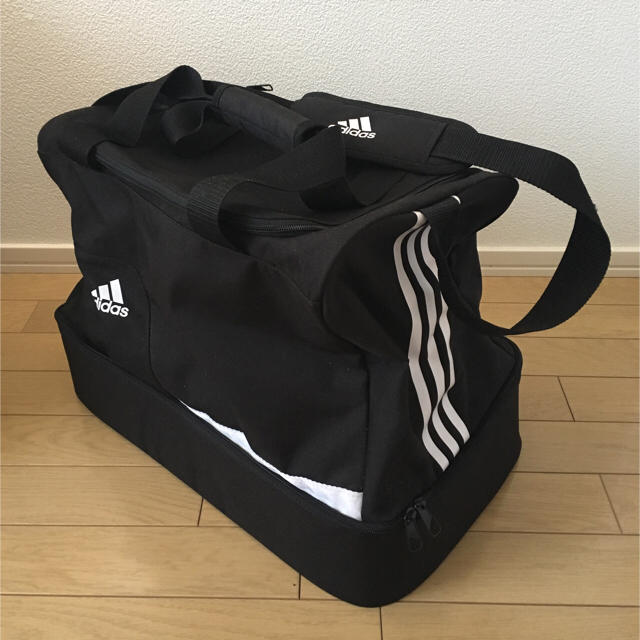 adidas(アディダス)のadidas バッグ メンズのバッグ(ボストンバッグ)の商品写真