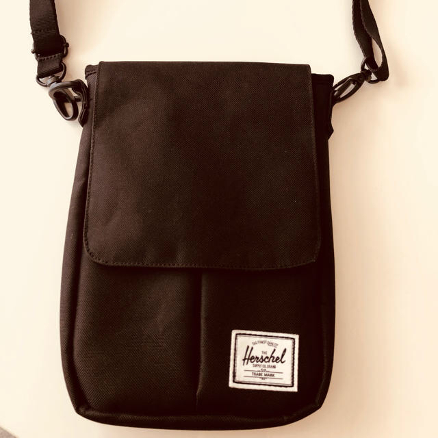 HERSCHEL(ハーシェル)のクリスマスセール❤️★★★Herschel iPad mini用バッグ★★★ スマホ/家電/カメラのスマホアクセサリー(iPadケース)の商品写真