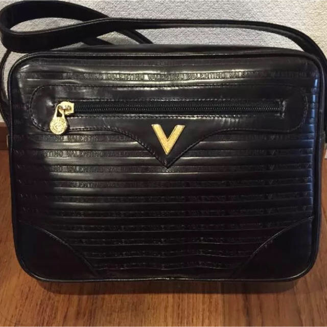 VALENTINO(ヴァレンティノ)の早い者勝ち‼️バレンティノ 本革バック レディースのバッグ(ショルダーバッグ)の商品写真