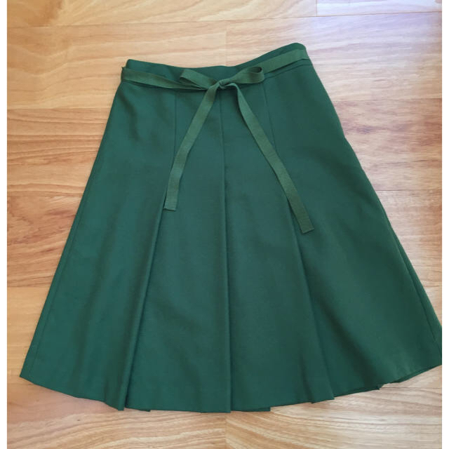 CROLLA(クローラ)のグリーン スカート レディースのスカート(ひざ丈スカート)の商品写真