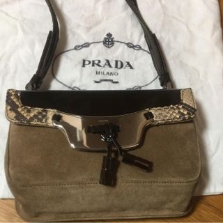 プラダ(PRADA)のプラダショルダーバッグ(ショルダーバッグ)