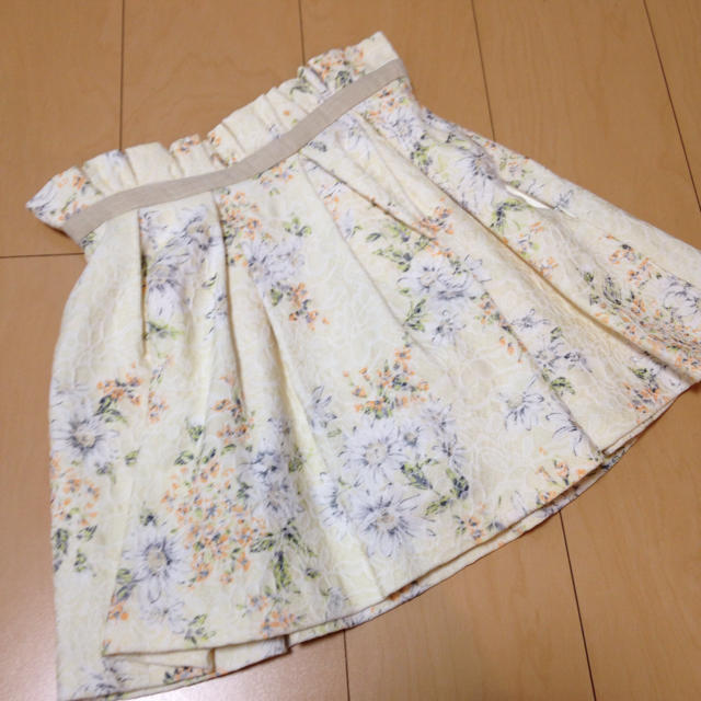 REDYAZEL(レディアゼル)の花柄スカパン レディースのスカート(ミニスカート)の商品写真