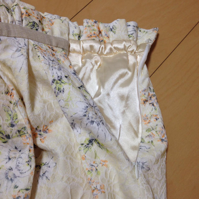 REDYAZEL(レディアゼル)の花柄スカパン レディースのスカート(ミニスカート)の商品写真
