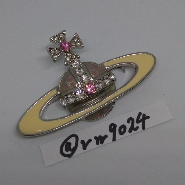 Vivienne Westwood(ヴィヴィアンウエストウッド)のネオバスレリーフオーブ　ブローチ レディースのアクセサリー(ブローチ/コサージュ)の商品写真