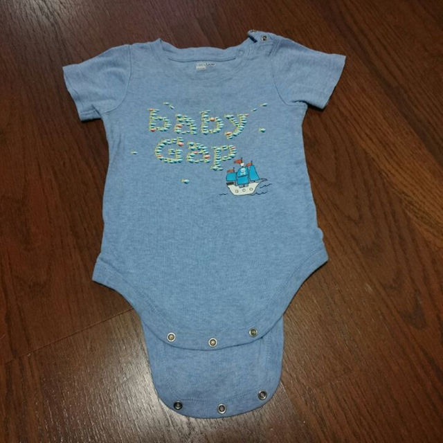 babyGAP(ベビーギャップ)のbaby GAP ロンパース キッズ/ベビー/マタニティのベビー服(~85cm)(その他)の商品写真