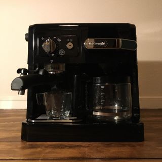 デロンギ(DeLonghi)のデロンギ コーヒーメーカー ブラック BCO410J-W(コーヒーメーカー)