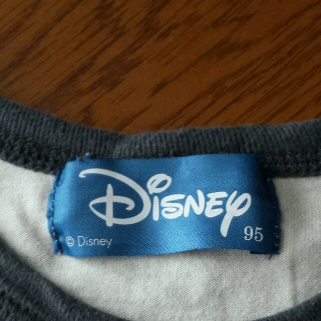 Disney(ディズニー)のミッキー柄長袖Tシャツ95cm キッズ/ベビー/マタニティのキッズ服男の子用(90cm~)(その他)の商品写真
