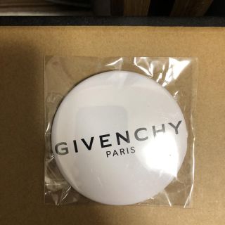 ジバンシィ(GIVENCHY)のGIVENCHY 缶バッジ(バッジ/ピンバッジ)