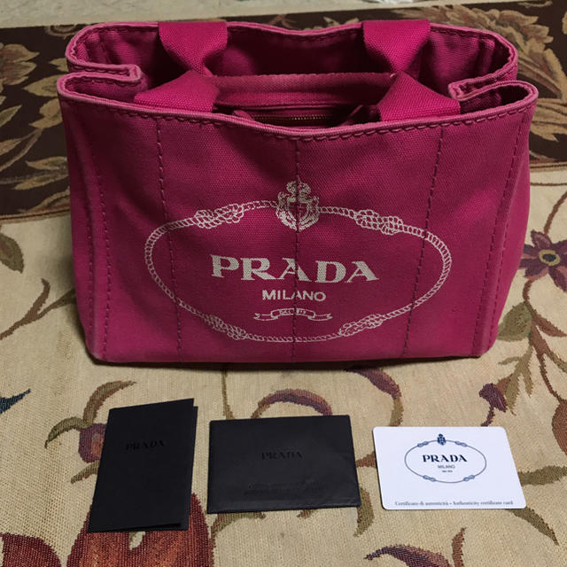 PRADAプラダカナパキャンバストート
