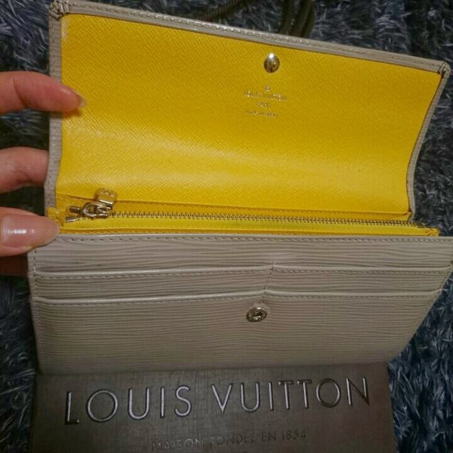 期間限定値下】LOUIS VUITTONバイカラー エピ 長財布 - www.xtreme.aero