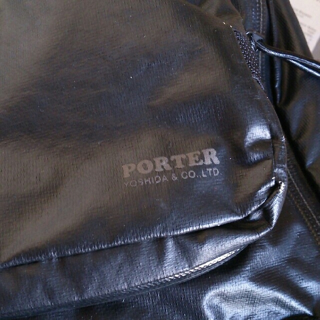 PORTER(ポーター)の◆26【 2000円 OFF 】 PORTER 防水 コーティング リュック 黒 メンズのバッグ(バッグパック/リュック)の商品写真