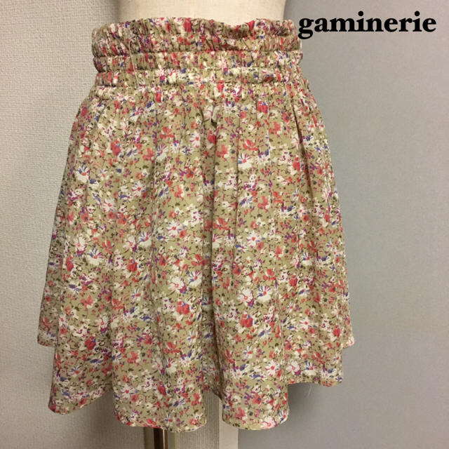 gaminerie(ギャミヌリィ)の【gaminerie】ギャミヌリィ 花柄スカート レディースのスカート(ミニスカート)の商品写真