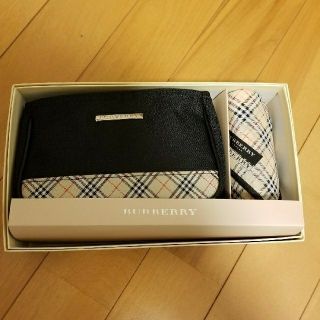 バーバリー(BURBERRY)のKさま専用　バーバリー　ポーチ&ハンカチ　ギフトセット(ポーチ)