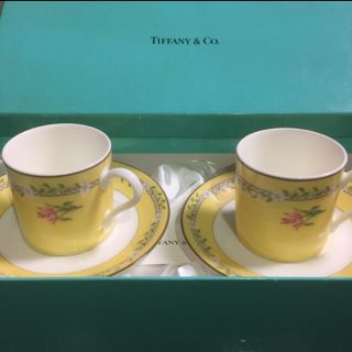 ティファニー(Tiffany & Co.)の【新品】ティファニー ピンクチューリップ  デミタスカップ＆ソーサー 2客 (食器)