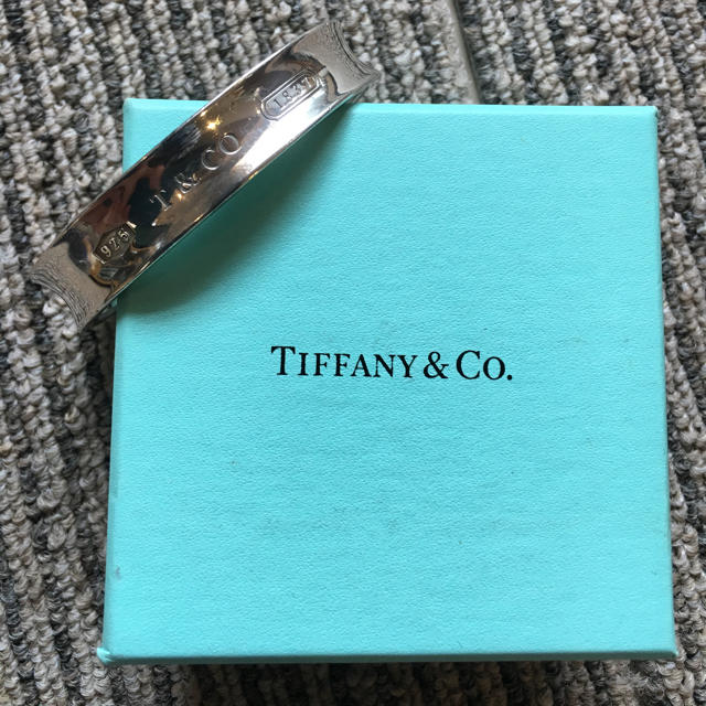 Tiffany & Co.(ティファニー)のティファニー １８３７バングル レディースのアクセサリー(ブレスレット/バングル)の商品写真