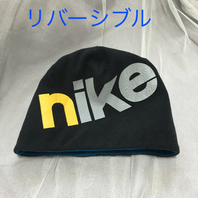 NIKE(ナイキ)の【にくきゅう様】フリース シバーシブル帽子【キッズ 53〜56㎝】 キッズ/ベビー/マタニティのこども用ファッション小物(帽子)の商品写真