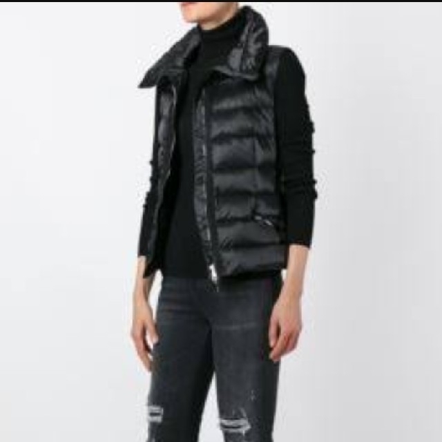 MONCLER(モンクレール)のチャコ様 MONCLER TAREG ダウンジレ ダウンベスト  size0 レディースのジャケット/アウター(ダウンベスト)の商品写真