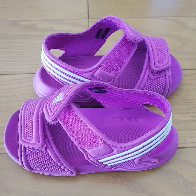 adidas(アディダス)の【もずく様専用】アディダス サンダル 紫 14センチ キッズ/ベビー/マタニティのベビー靴/シューズ(~14cm)(サンダル)の商品写真