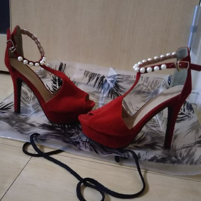dazzy store(デイジーストア)の赤 スエードパンプス レディースの靴/シューズ(ハイヒール/パンプス)の商品写真