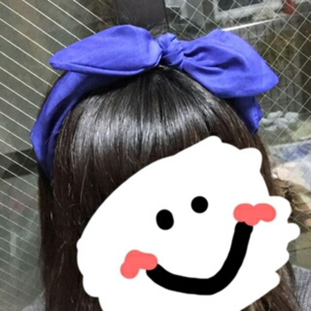 青 カチューシャ レディースのヘアアクセサリー(カチューシャ)の商品写真