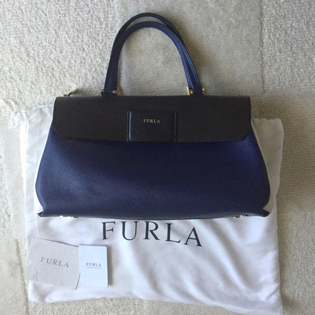 Furla(フルラ)のフルラ  FURLA バッグ ビジネス ハンドバッグ A4 紺 白 ネイビー レディースのバッグ(ハンドバッグ)の商品写真