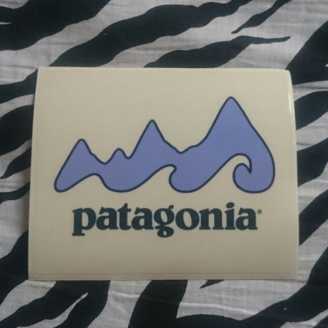 patagonia(パタゴニア)のpatagonia パタゴニア 波デザイン ステッカー 廃盤品 スポーツ/アウトドアのアウトドア(その他)の商品写真