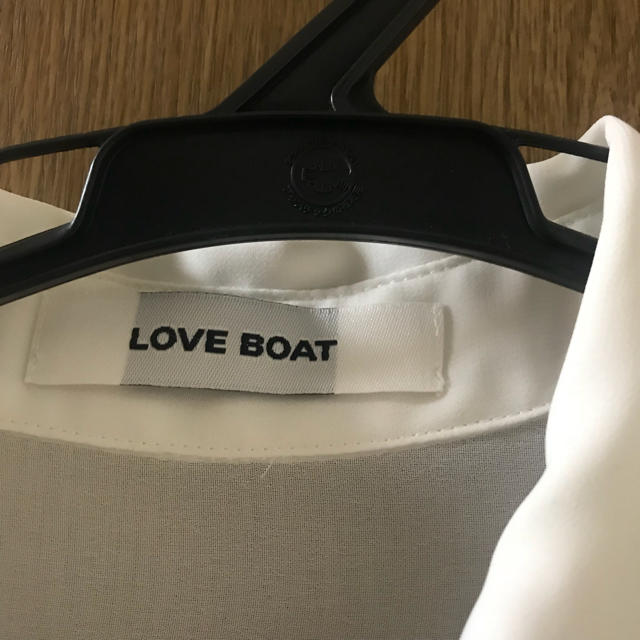 LOVE BOAT(ラブボート)のLOVE BOAT 白シャツ レディースのトップス(シャツ/ブラウス(長袖/七分))の商品写真