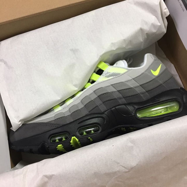 NIKE(ナイキ)の【27.0】NIKE air max 95 OG イエローグラデ メンズの靴/シューズ(スニーカー)の商品写真