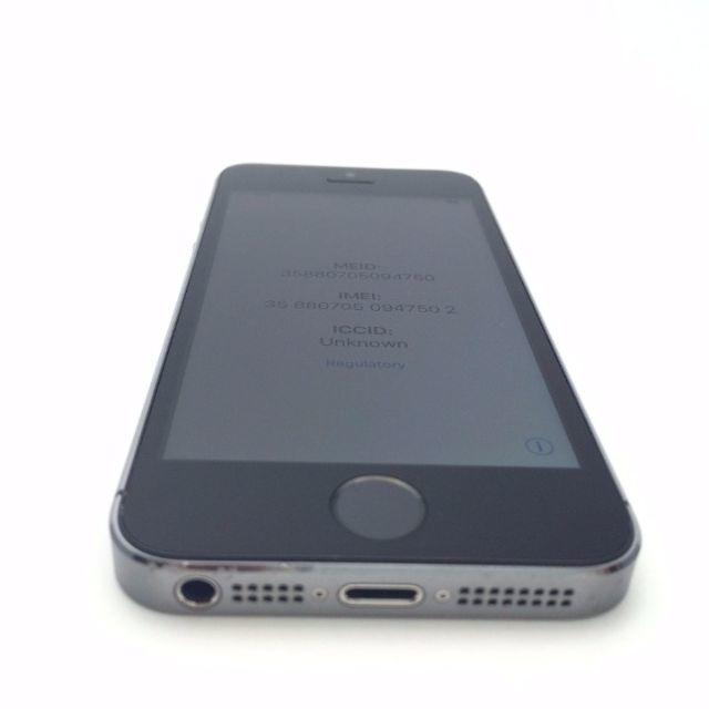 Apple(アップル)の中古 動作確認済 保証有◆ドコモ iPhone5s 16GB グレイ02 スマホ/家電/カメラのスマートフォン/携帯電話(スマートフォン本体)の商品写真