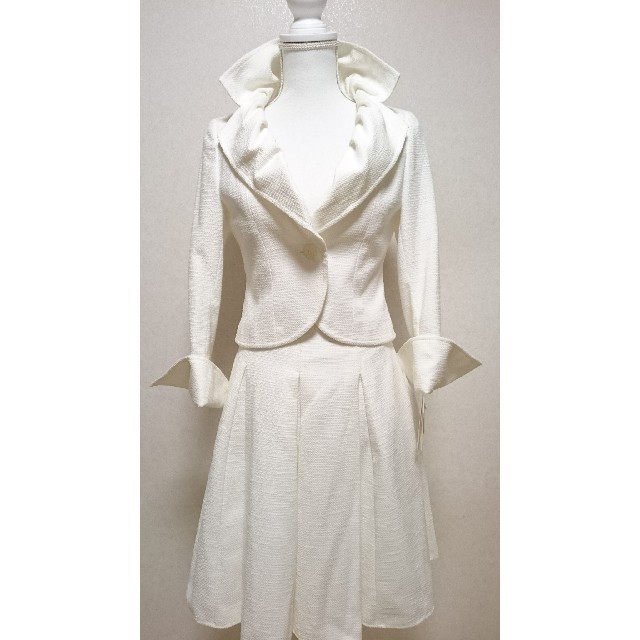 SCOT CLUB(スコットクラブ)のプチプードル  スーツ  ホワイト レディースのフォーマル/ドレス(スーツ)の商品写真