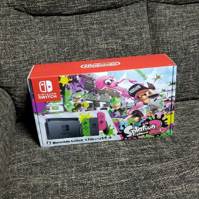 ニンテンドースイッチ　スプラトゥーン同梱版