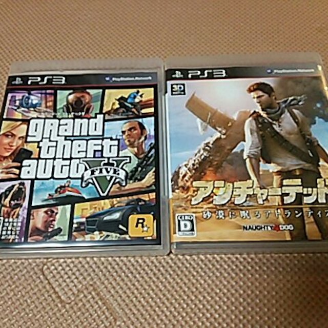 PS3 GTA5とアンチャーテッド砂漠～セット エンタメ/ホビーのゲームソフト/ゲーム機本体(家庭用ゲームソフト)の商品写真