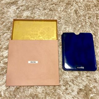 ミュウミュウ(miumiu)の美品/miu miu/iPad mini/タブレットケース/ブルー(モバイルケース/カバー)