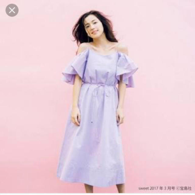 DRWCYS - ドロシーズ 中村アン着 カラーシャンブレーオフショルワンピース