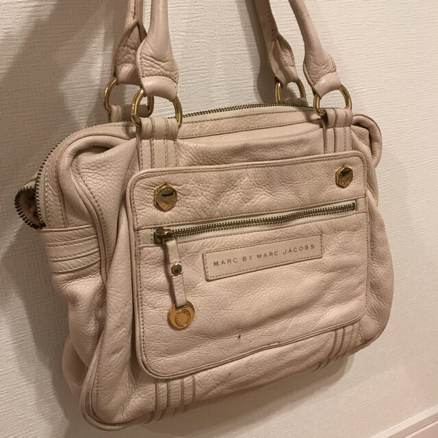 MARC BY MARC JACOBS(マークバイマークジェイコブス)の♡MARC  BY MARC  JACOBS オフホワイト バッグ♡ レディースのバッグ(トートバッグ)の商品写真