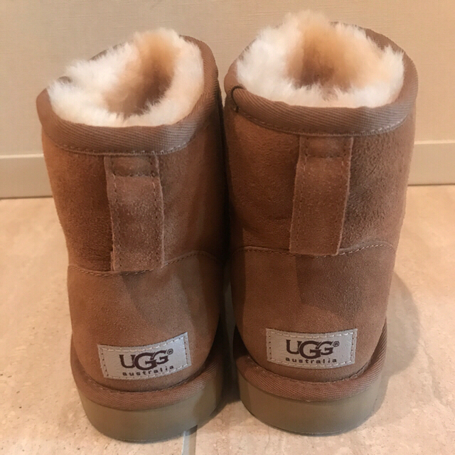 UGG(アグ)のハヌル様専用 UGG アグ クラシックミニ ムートンブーツ  レディースの靴/シューズ(ブーツ)の商品写真