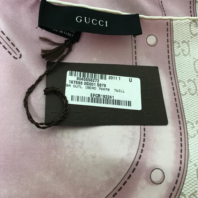 Gucci(グッチ)のナビちゃん様専用のGUCCI グッチ スカーフ 引越しまで値下げ レディースのファッション小物(バンダナ/スカーフ)の商品写真