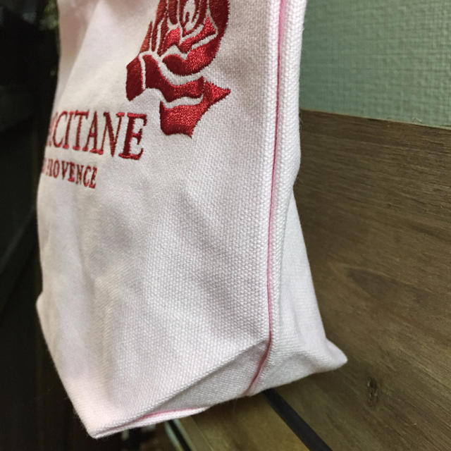 L'OCCITANE(ロクシタン)のロクシタン限定ミニトート コスメ/美容のボディケア(ボディローション/ミルク)の商品写真