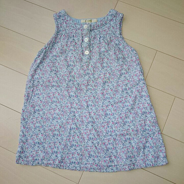 SHIPS(シップス)のSHIPS☆小花柄ワンピース  80㎝ キッズ/ベビー/マタニティのベビー服(~85cm)(ワンピース)の商品写真