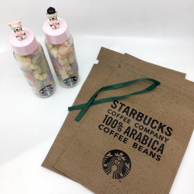 Starbucks Coffee(スターバックスコーヒー)の韓国限定! スターバックス ホワイトデー ベアリ キャンディボトル 2本セット 食品/飲料/酒の食品(菓子/デザート)の商品写真