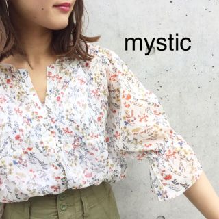 ミスティック(mystic)の新品❁﻿ミスティック 花柄シャーリングブラウス(シャツ/ブラウス(半袖/袖なし))